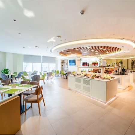 Hilton Garden Inn Dubai Jumeirah Exterior photo
