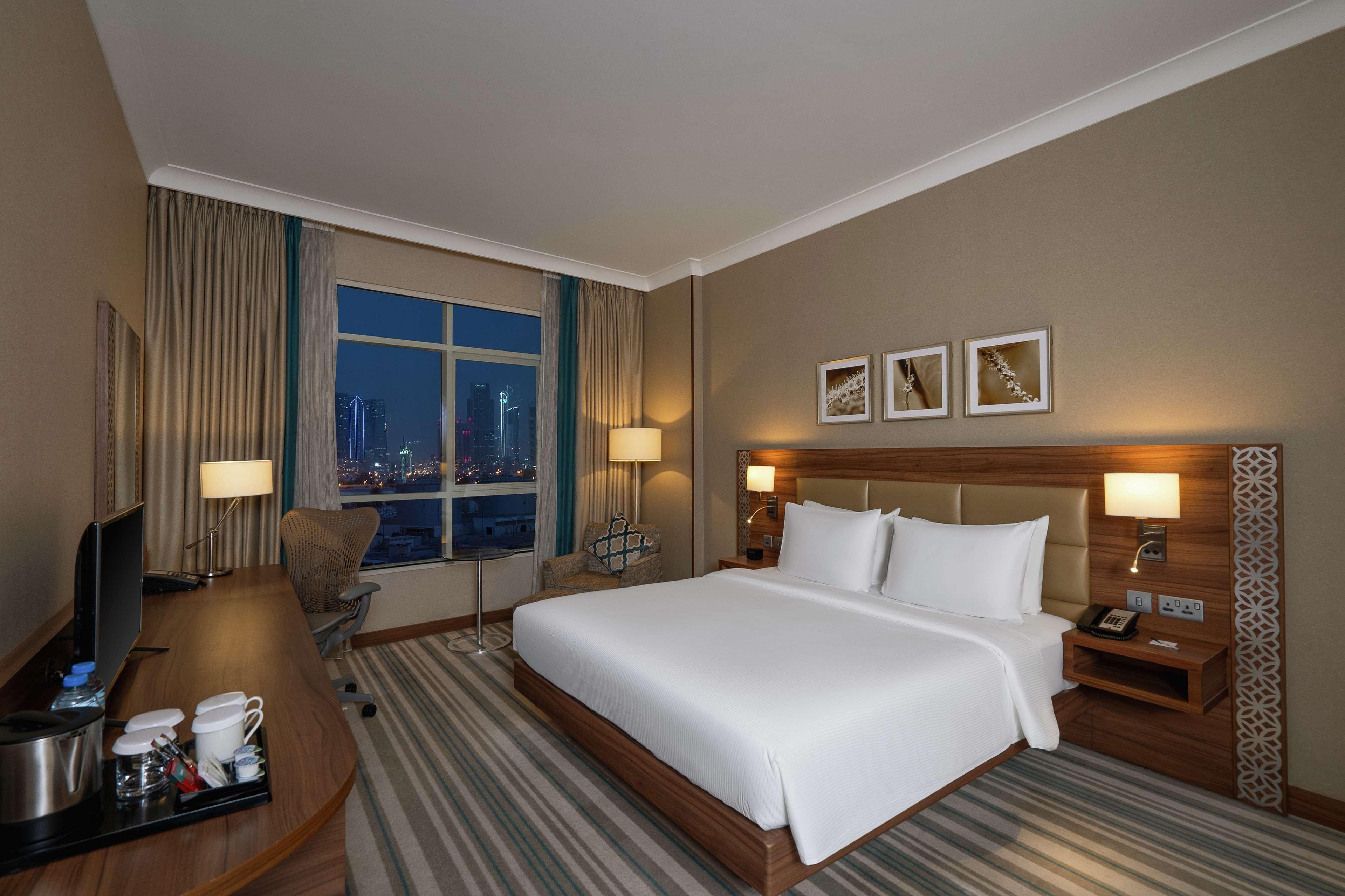 Hilton Garden Inn Dubai Jumeirah Exterior photo