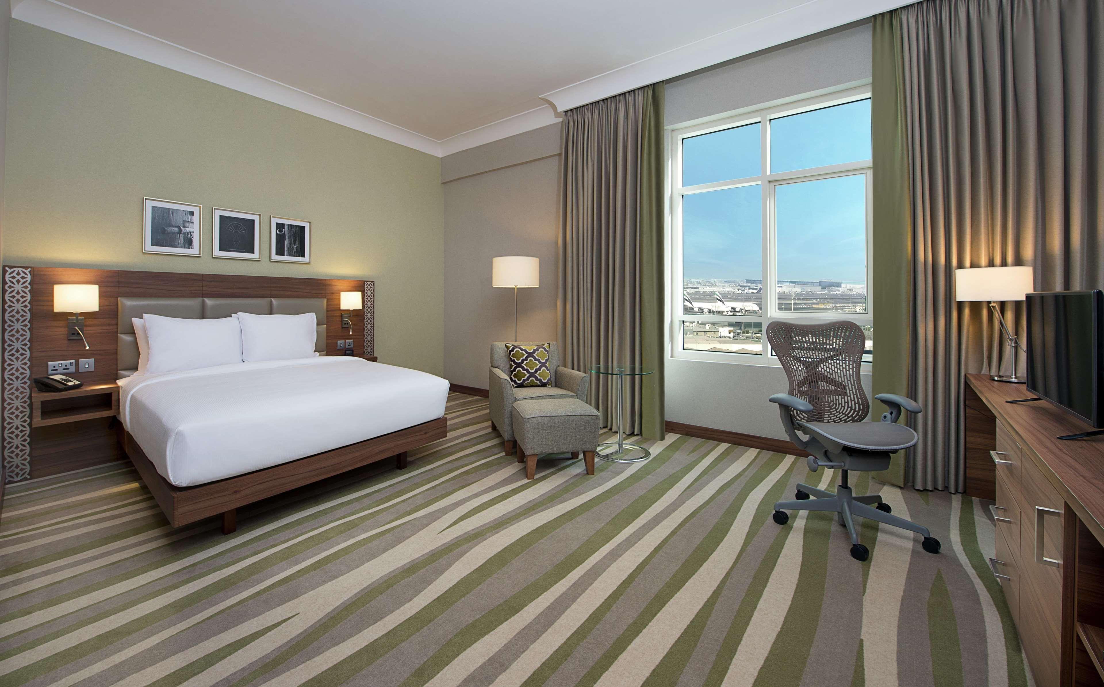 Hilton Garden Inn Dubai Jumeirah Exterior photo