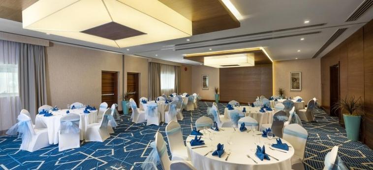 Hilton Garden Inn Dubai Jumeirah Exterior photo
