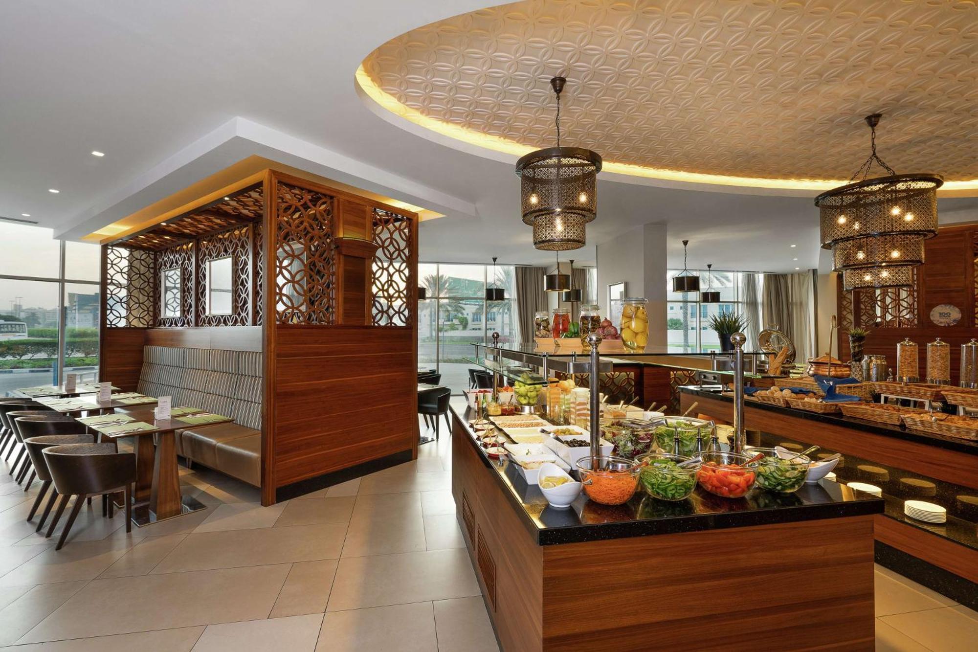 Hilton Garden Inn Dubai Al Mina - Jumeirah Exterior photo