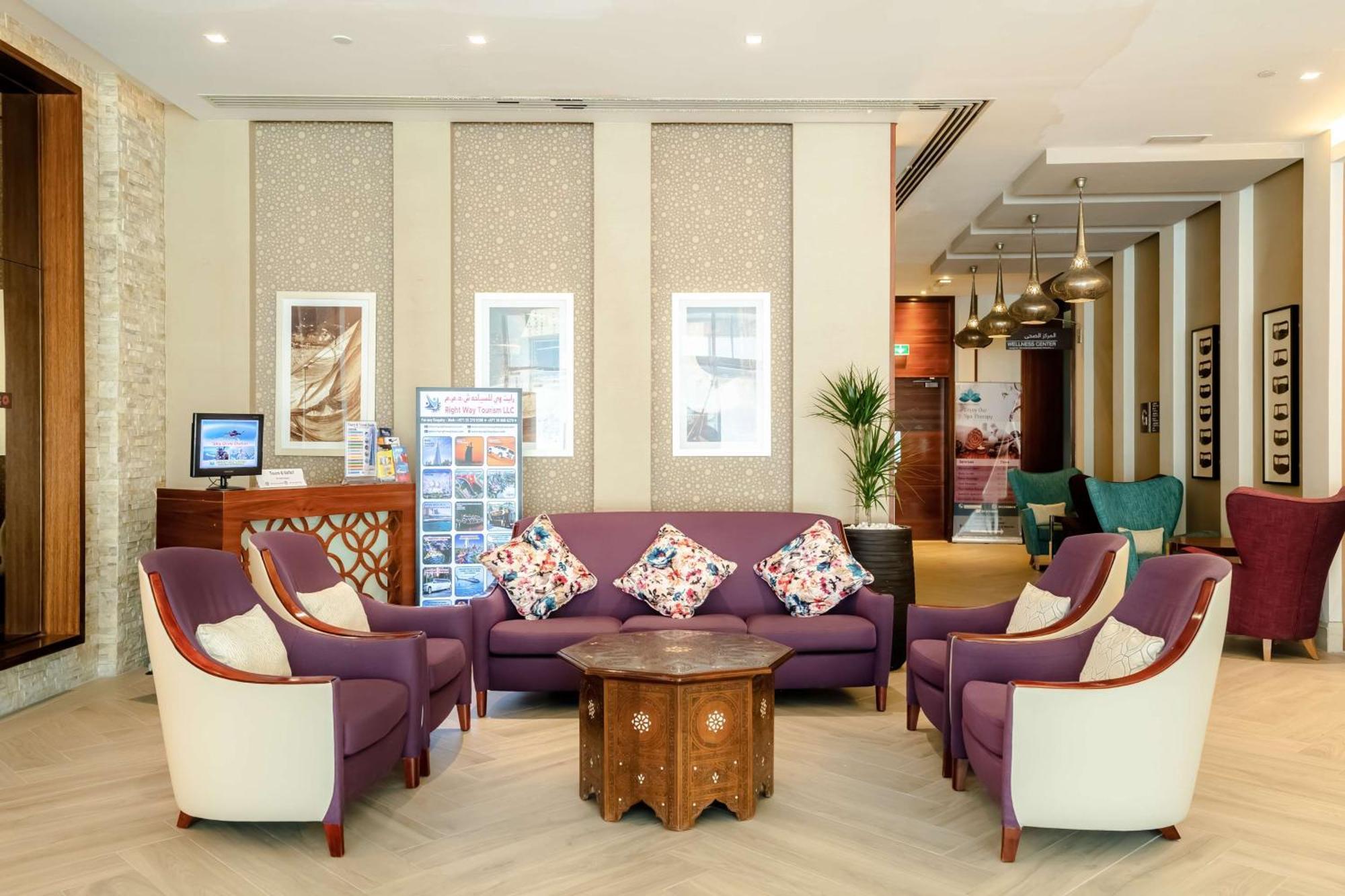 Hilton Garden Inn Dubai Jumeirah Exterior photo