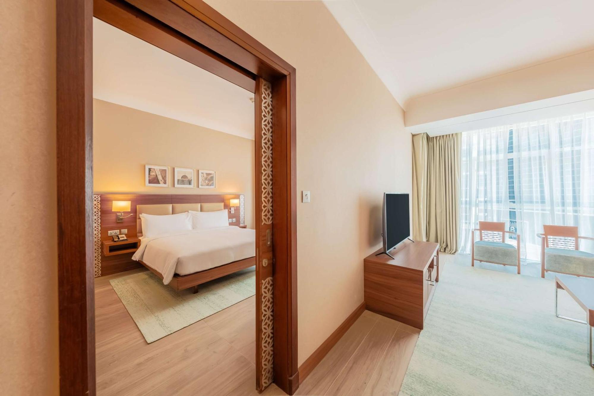 Hilton Garden Inn Dubai Jumeirah Exterior photo