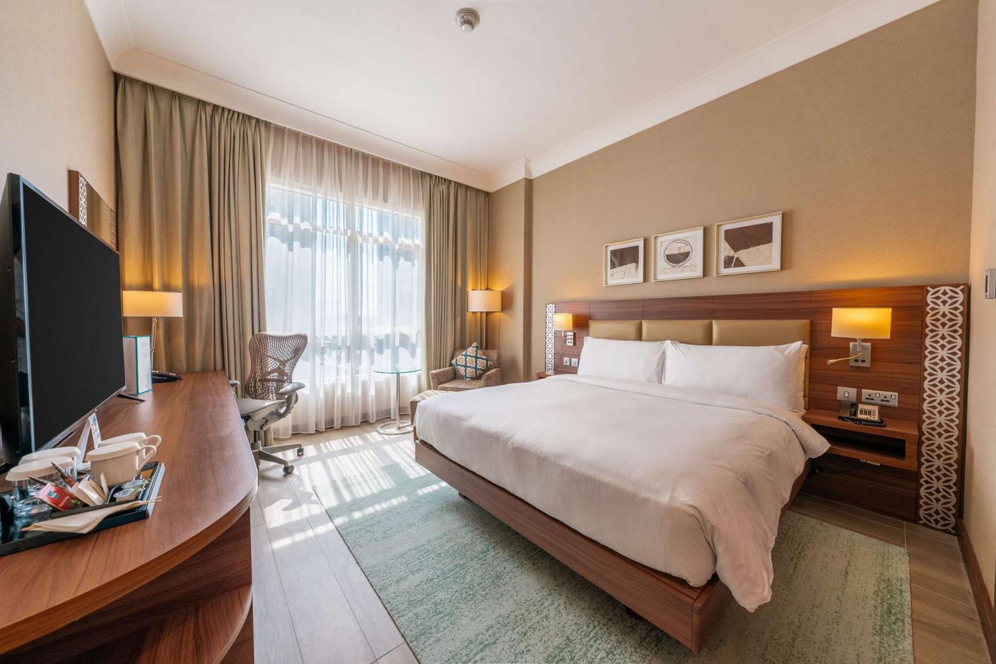 Hilton Garden Inn Dubai Jumeirah Exterior photo