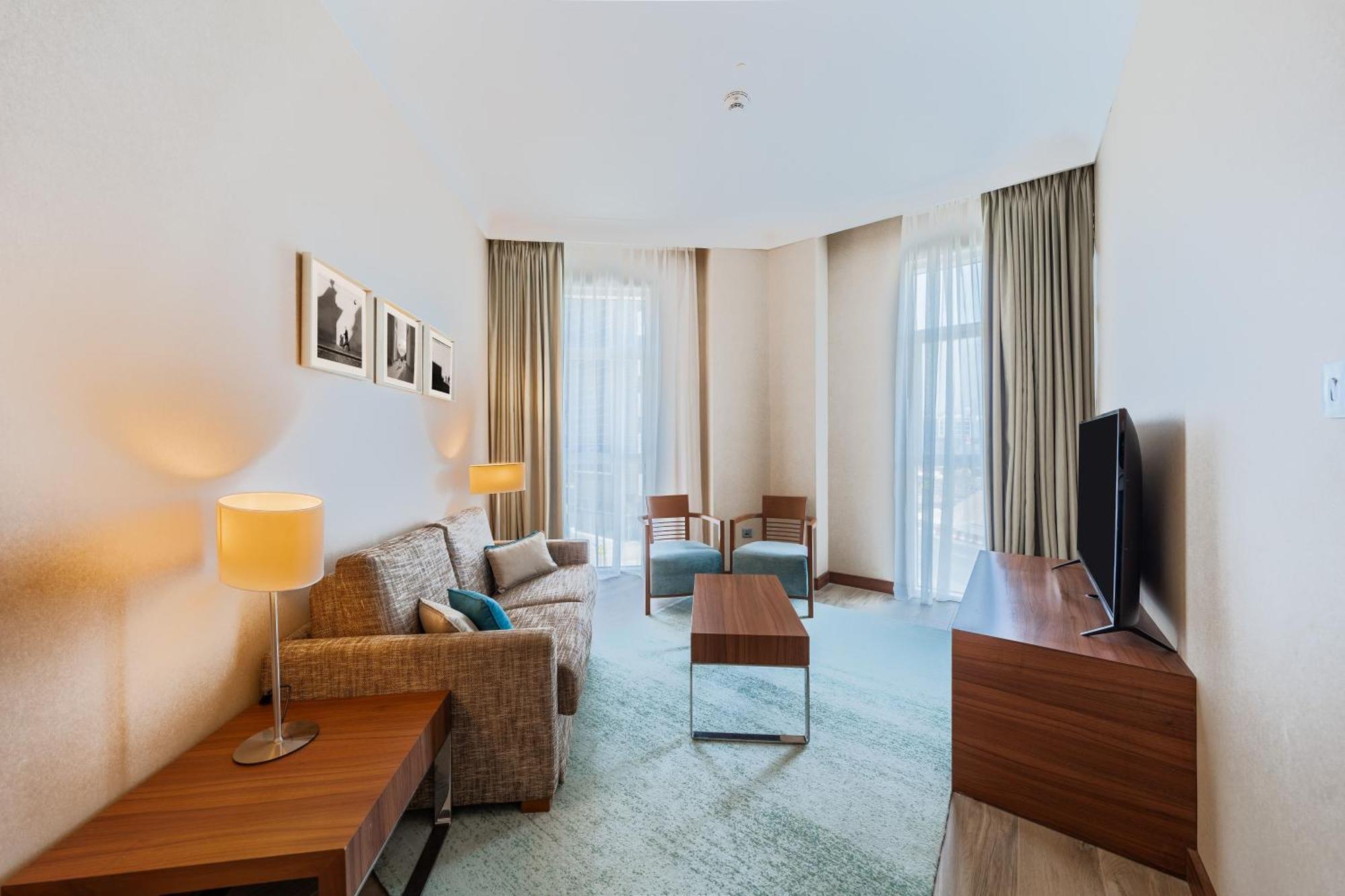 Hilton Garden Inn Dubai Jumeirah Exterior photo
