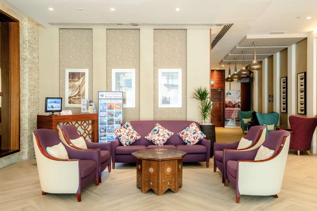 Hilton Garden Inn Dubai Jumeirah Exterior photo