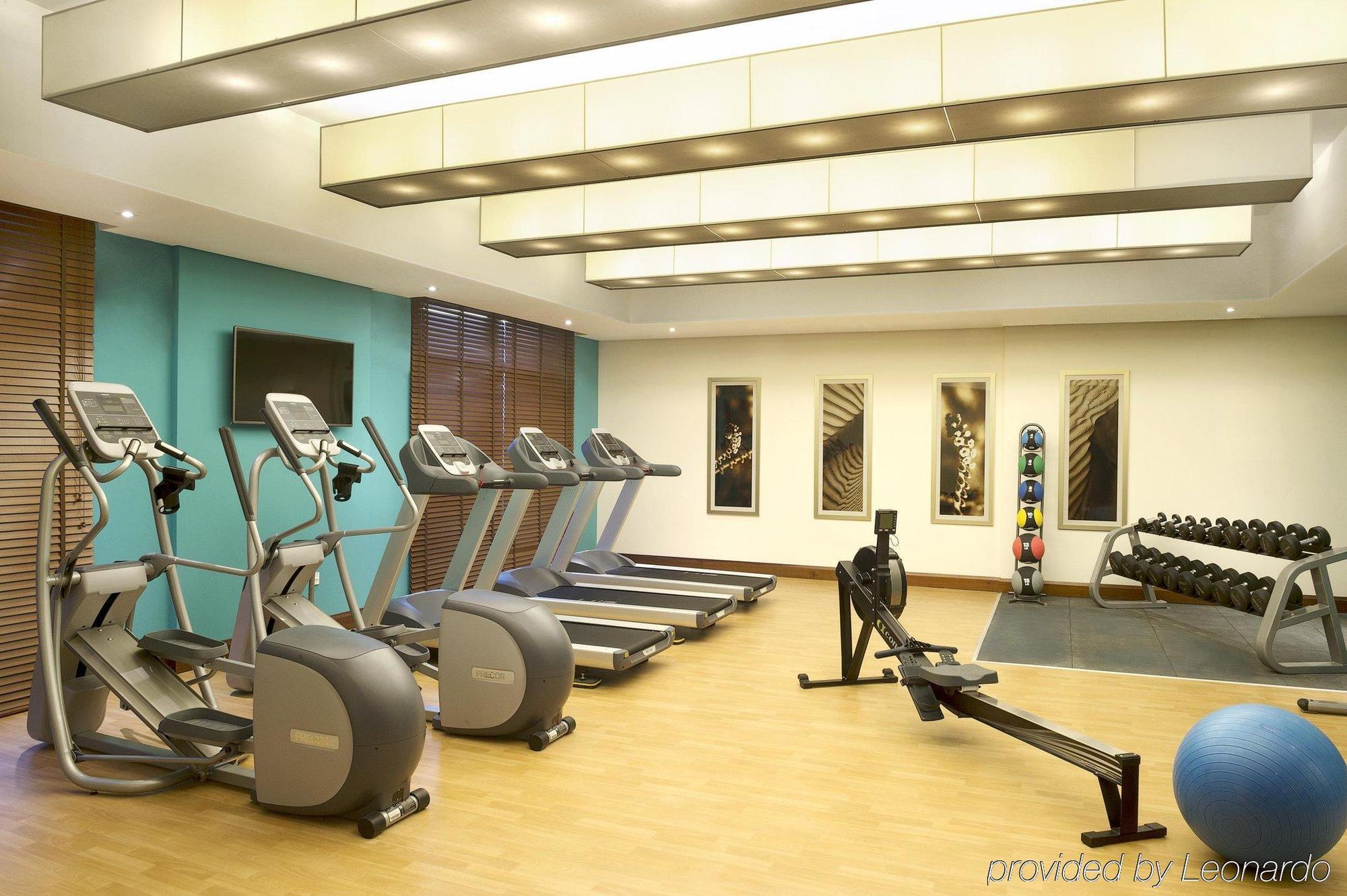 Hilton Garden Inn Dubai Jumeirah Exterior photo